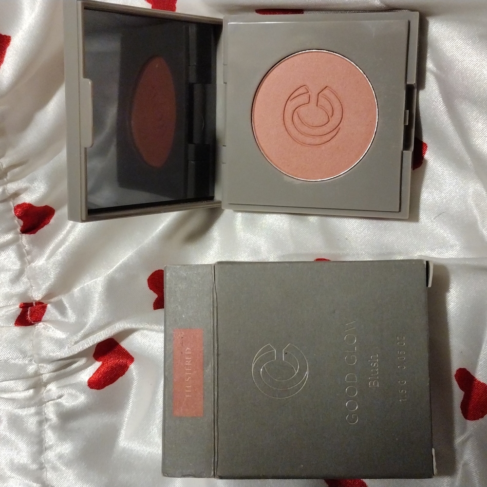NIB good glow blush
